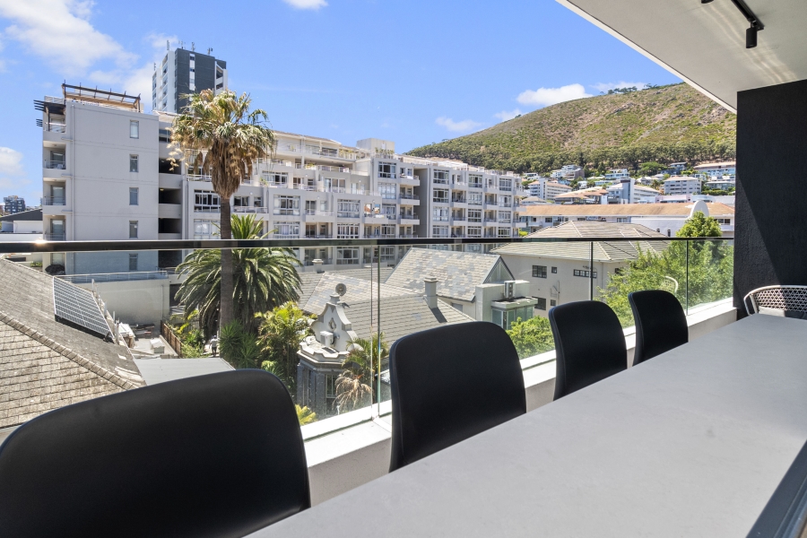 2 Bedroom Property for Sale in Sea Point Western Cape